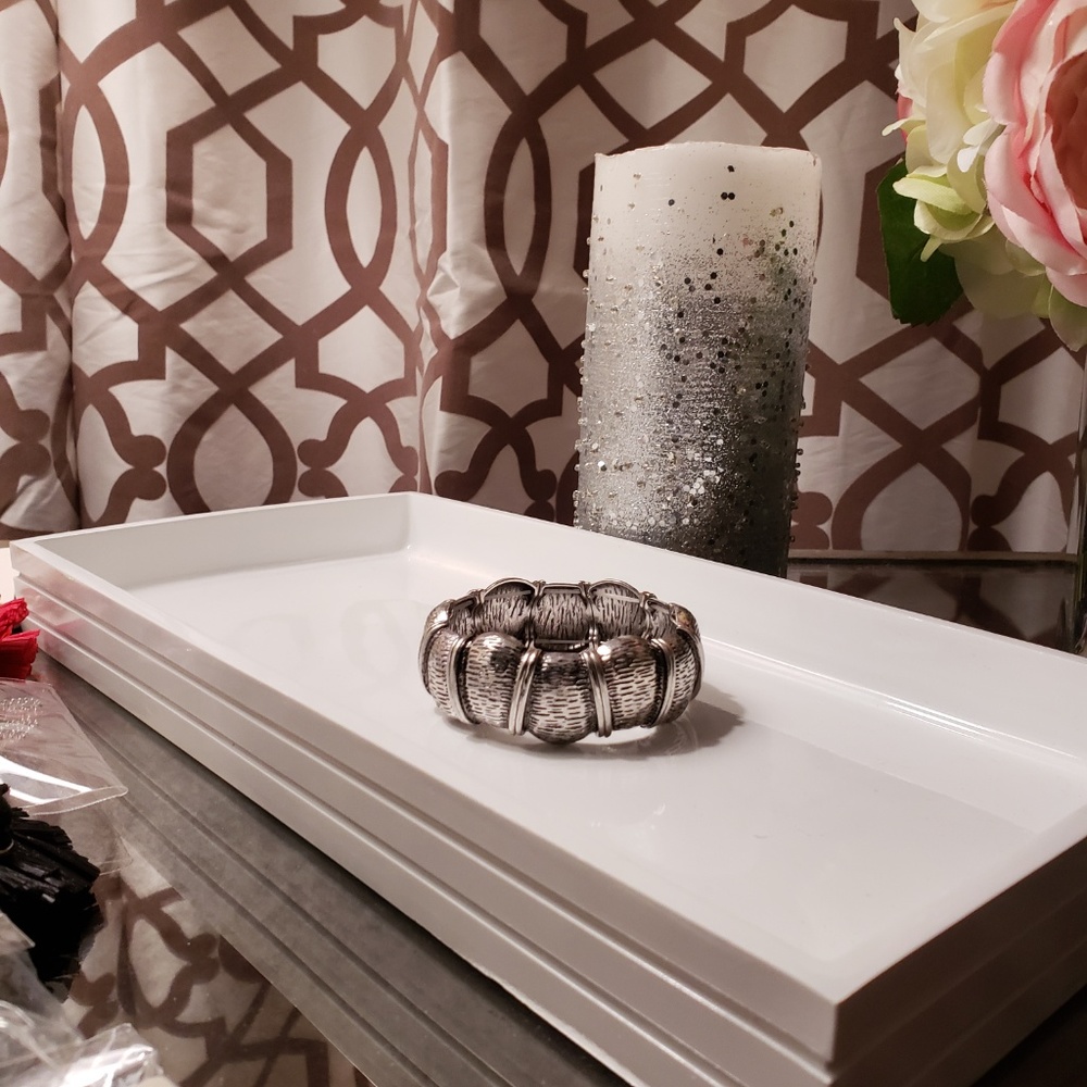 NWT Silver Metal Stretch Bracelet - Picture 4 of 4